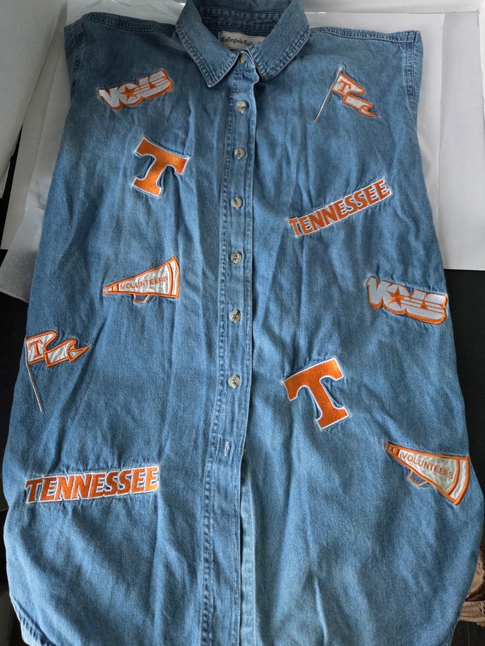 Women’s Collegiate Collections Tennessee Vols Vintage 90s Style Denim Shirt Med